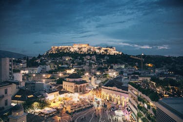 Assapora la passeggiata gastronomica serale di Atene e la cena con un ospite locale?
